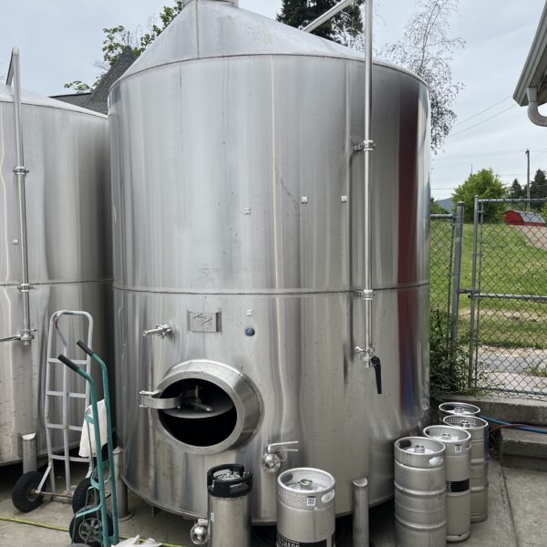 9000l ripley stainless jacketed fermentation / storage tanks made in bc
