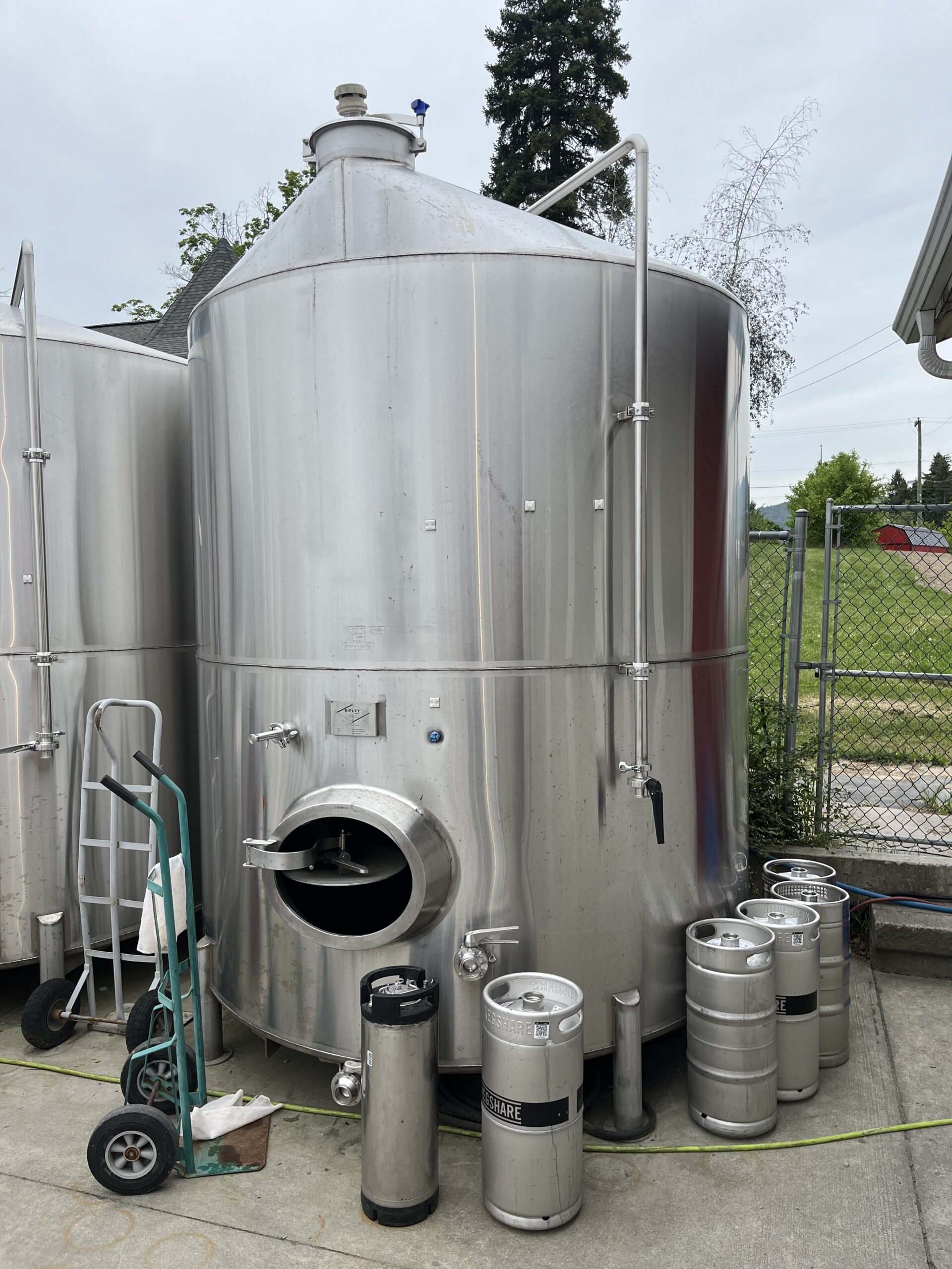 9000l ripley stainless jacketed fermentation / storage tanks made in bc