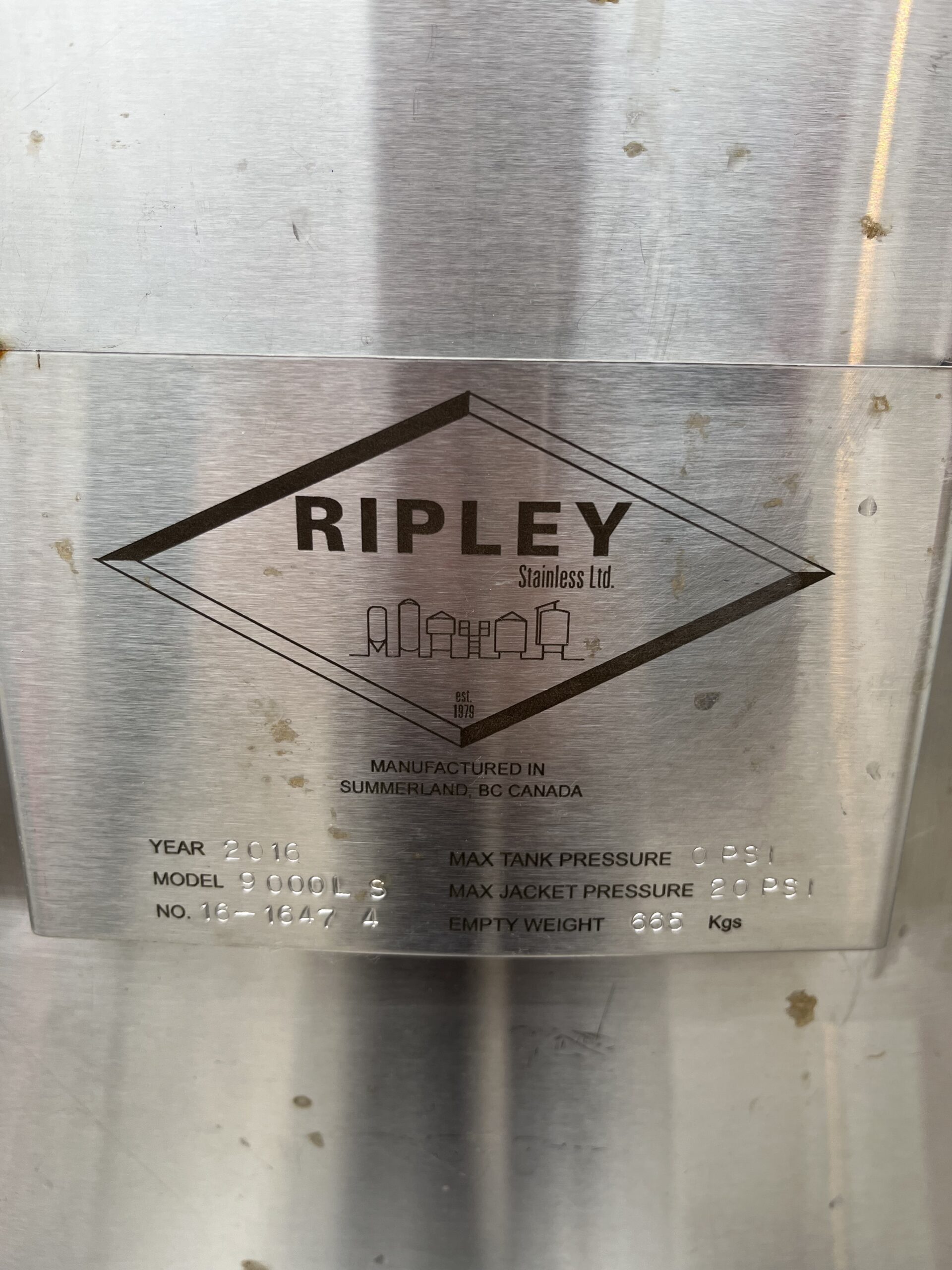 9000l ripley stainless jacketed fermentation / storage tanks made in bc